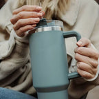 Termoskopp i glass på 1200 ml med håndtak, lokk og sugerør (perfekt for kalde/varme drikker)